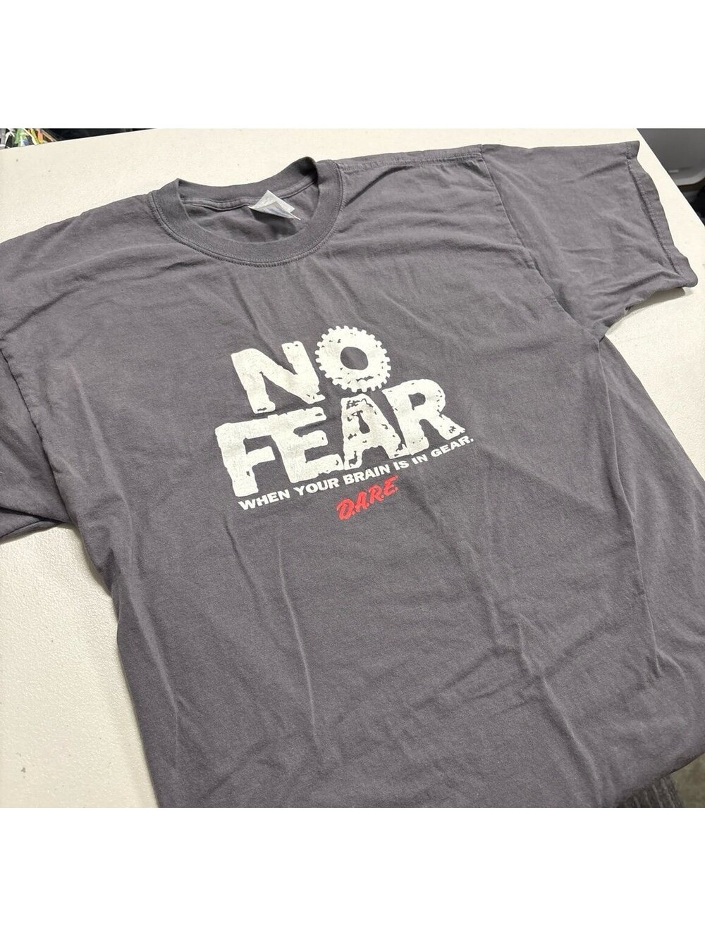 Vintage DARE T-Shirt Mens XL Gray No Fear When Your Brain Is In Gear Graphic
